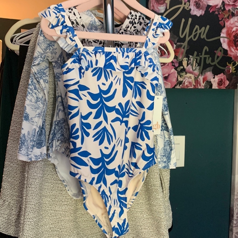 GB Girls ruffled ONE PIECE swimsuit 6x